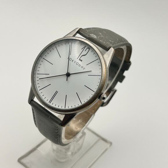 Tokyo Bay Silver Tone Gray Leather Women’s Minimalist Watch Working New Battery - Picture 2 of 8